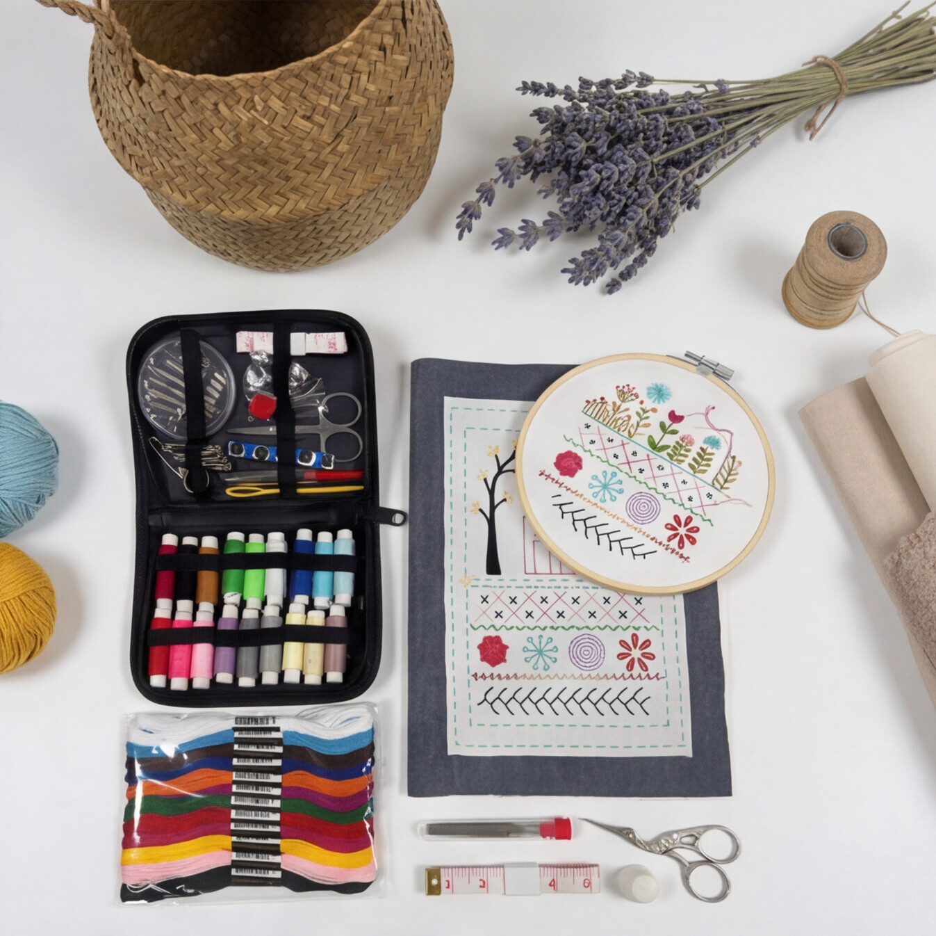 Learn Embroidery Stitch Sampler Book – הדרך הכי נעימה ללמוד רקמה, צעד אחר צעד, על בד אמיתי